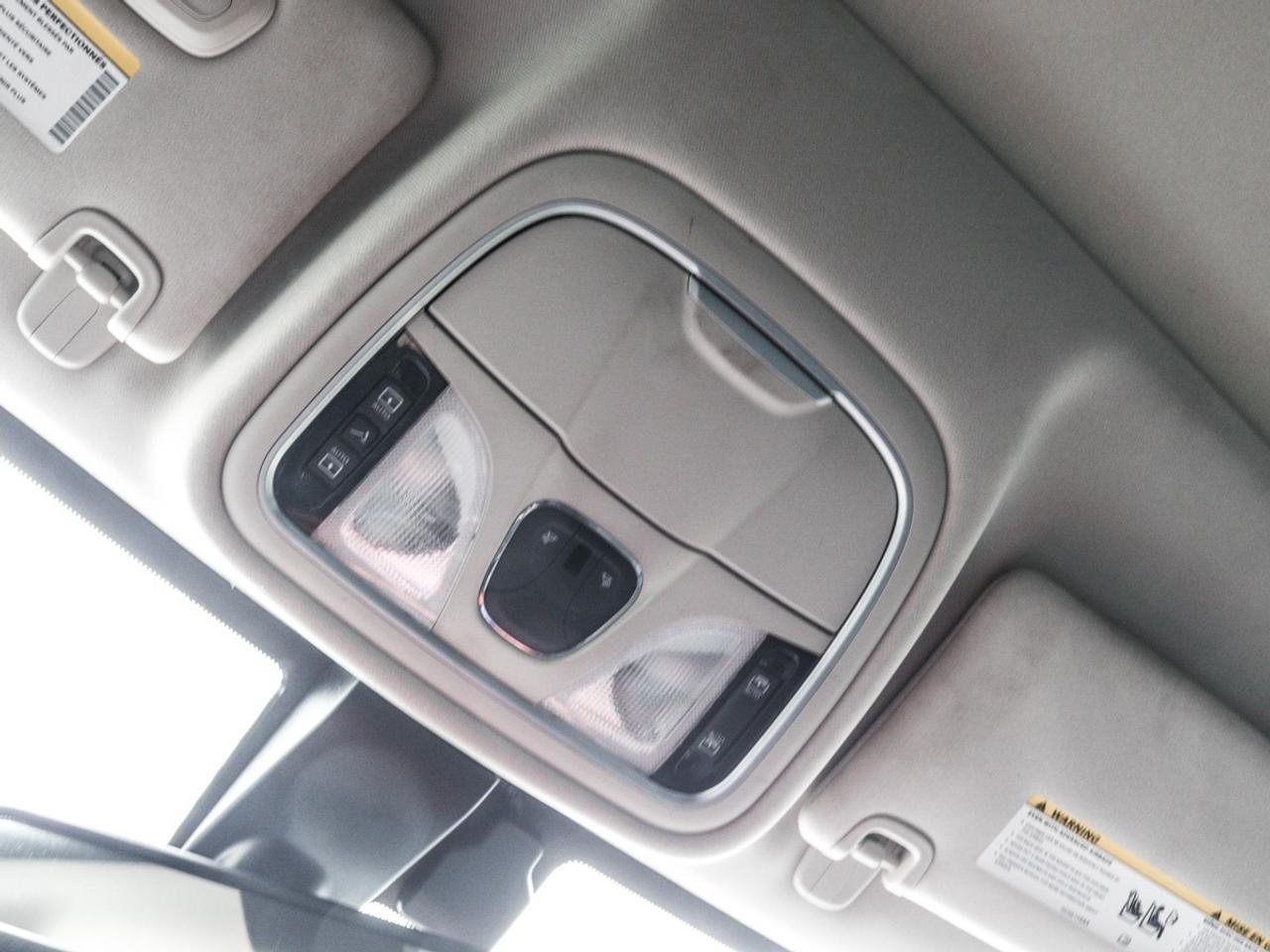 2016 Chrysler 200 Navigation, Camera, Leather, Sunroof Photo