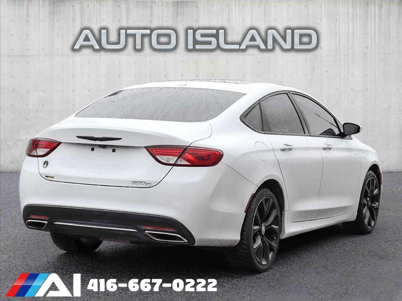 2016 Chrysler 200 Navigation, Camera, Leather, Sunroof Photo