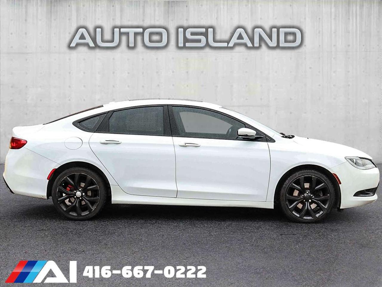 2016 Chrysler 200 Navigation, Camera, Leather, Sunroof Photo