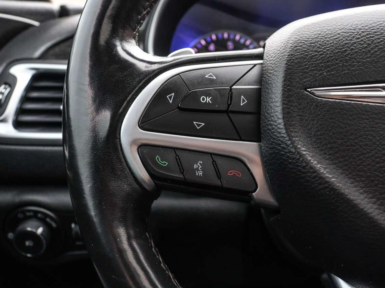 2016 Chrysler 200 Navigation, Camera, Leather, Sunroof Photo