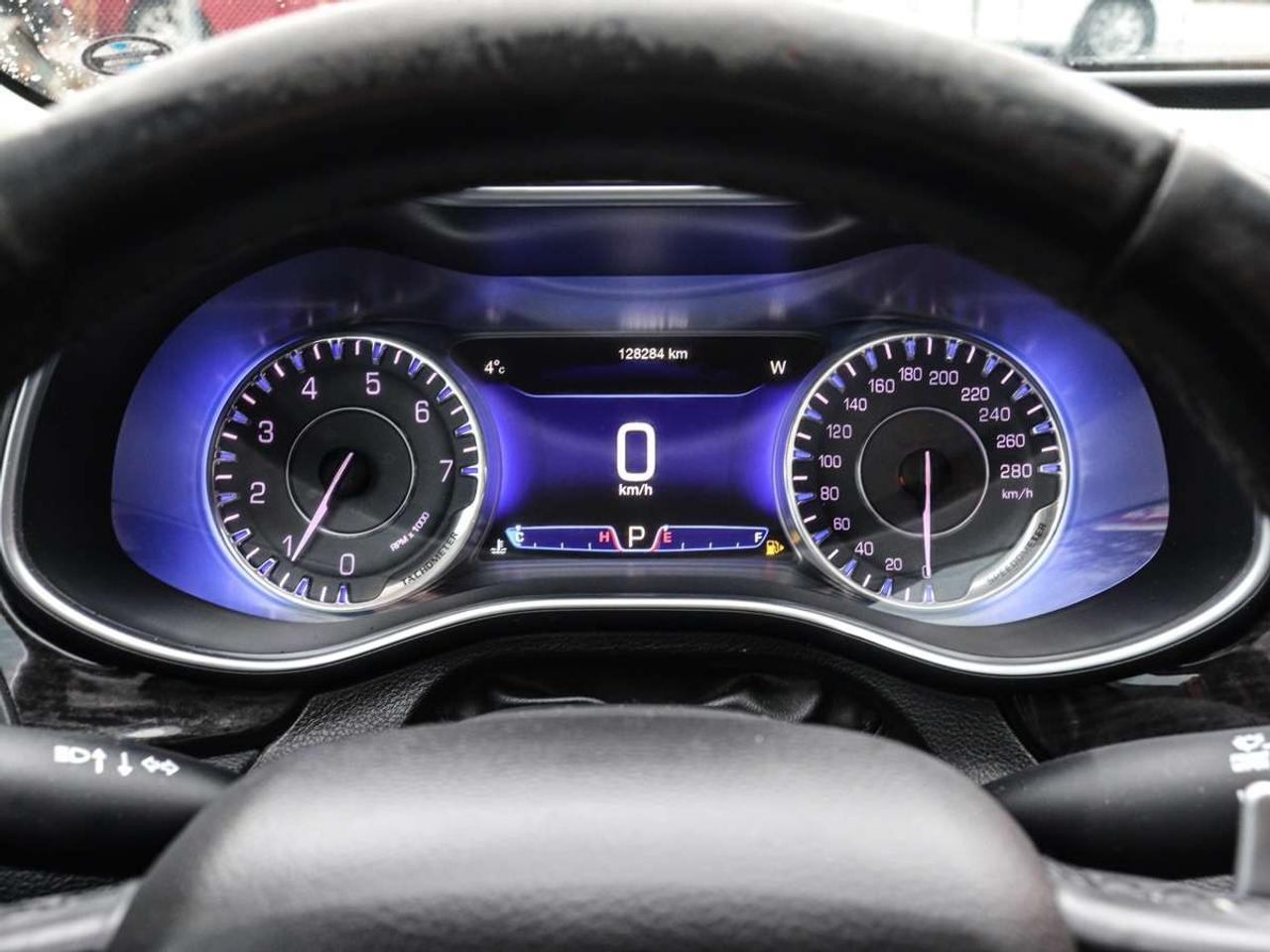 2016 Chrysler 200 Navigation, Camera, Leather, Sunroof Photo