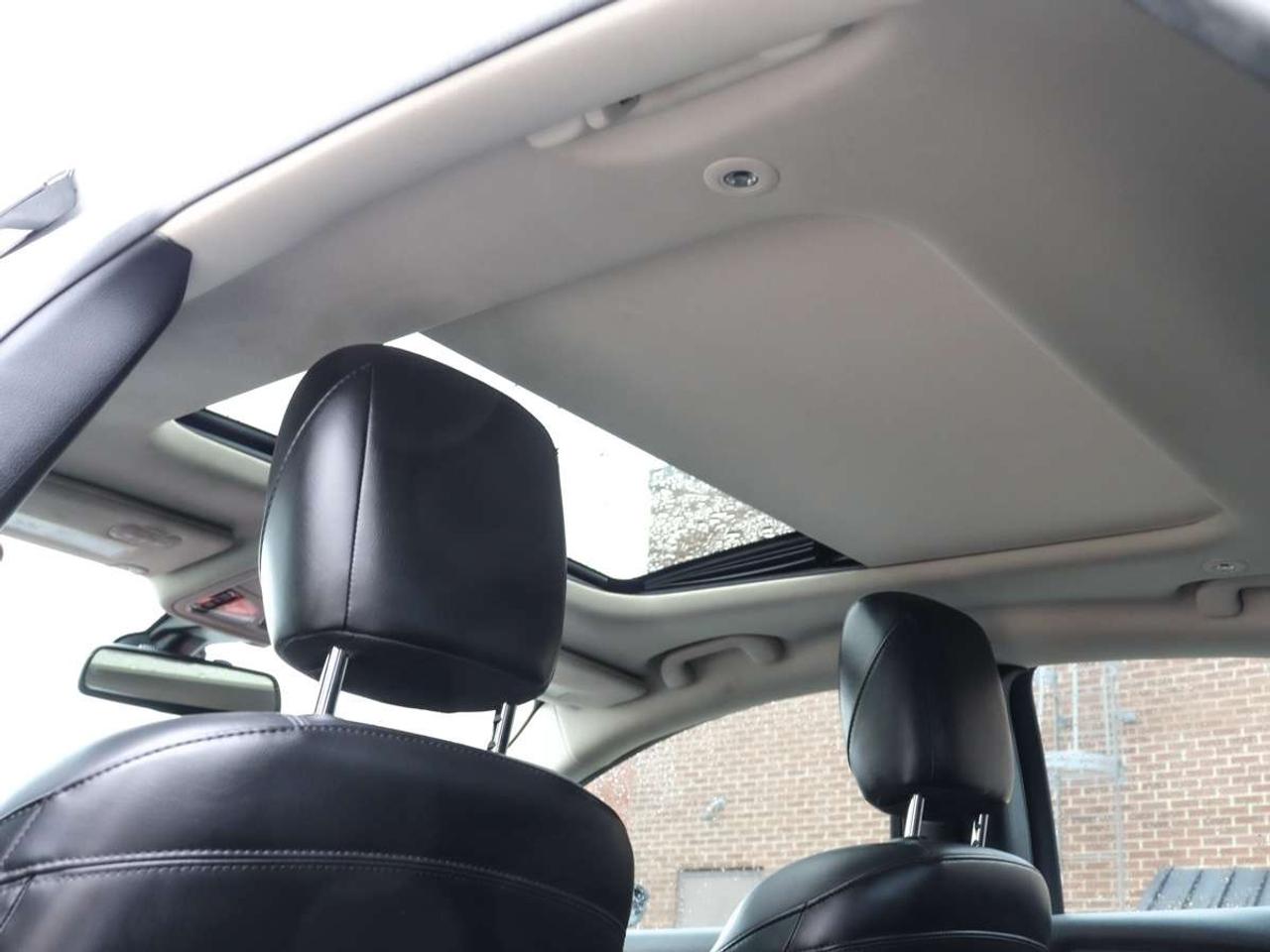 2016 Chrysler 200 Navigation, Camera, Leather, Sunroof Photo