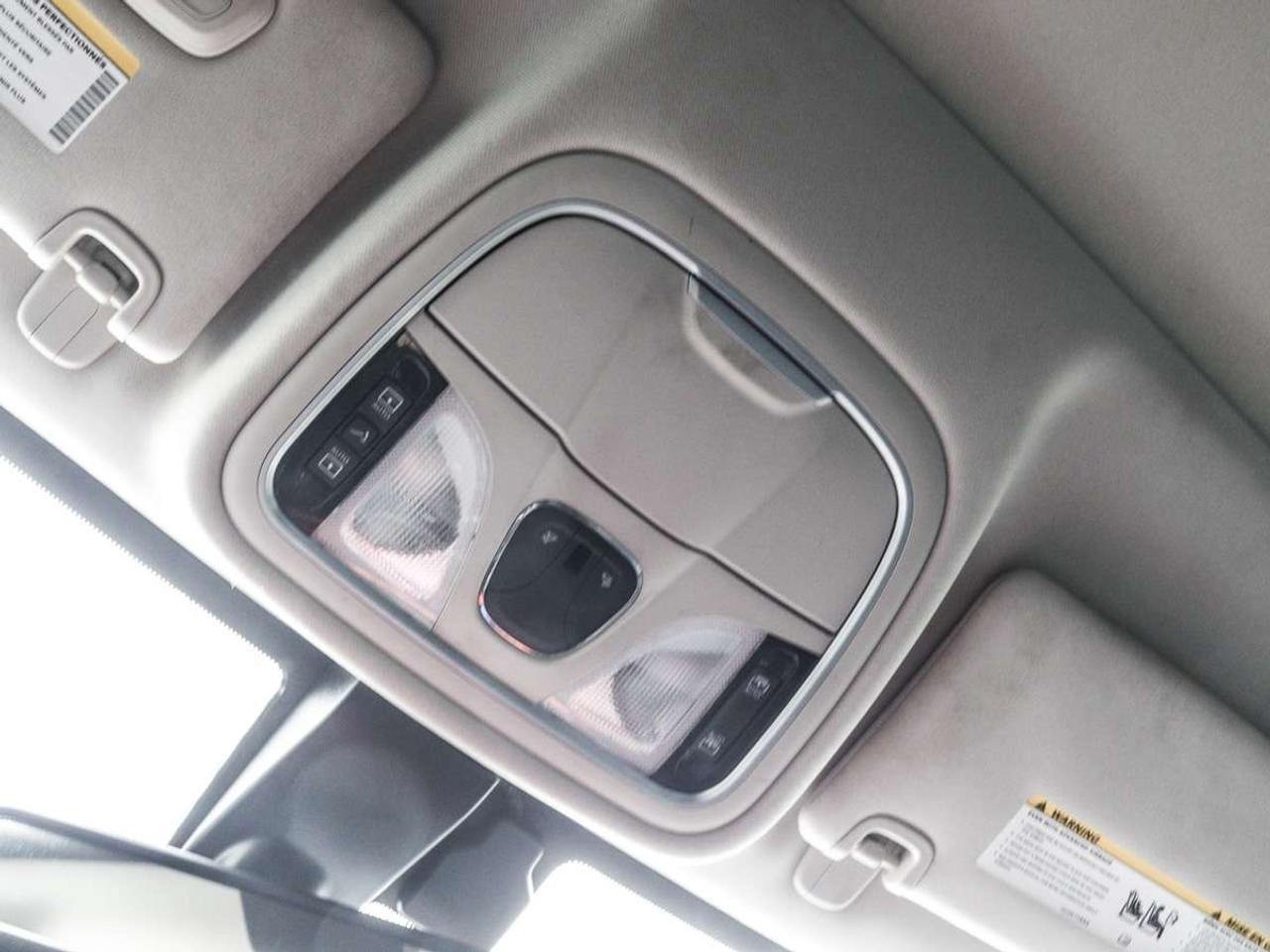 2016 Chrysler 200 Navigation, Camera, Leather, Sunroof Photo