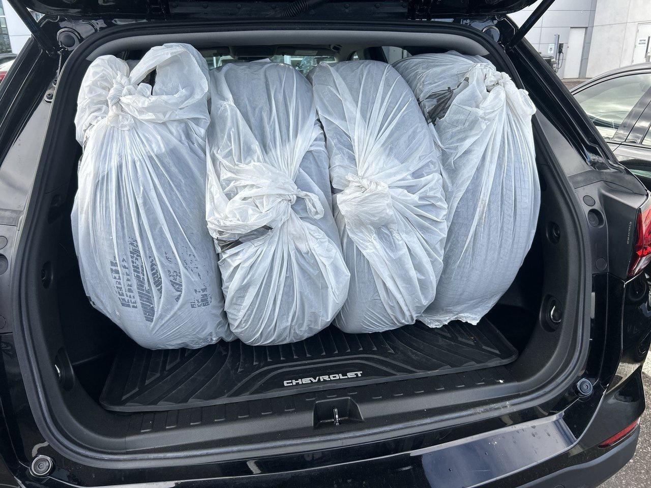 2022 Chevrolet Equinox LT Winter Tire Package Rates from 4.99% Low KM Photo