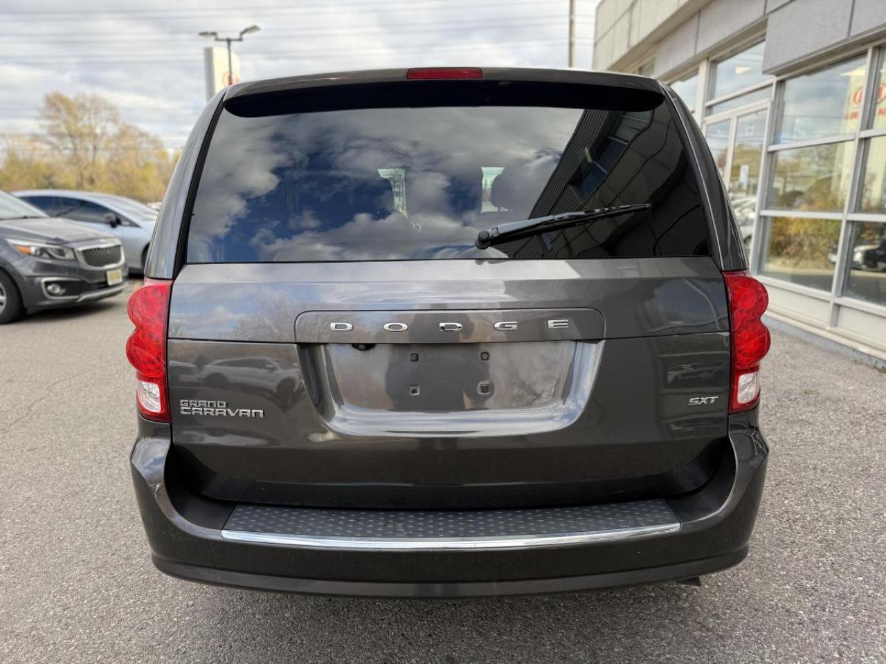 2018 Dodge Grand Caravan SXT 2WD Photo
