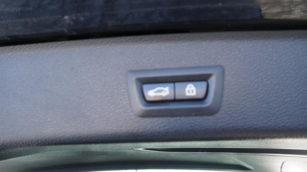 2015 BMW X3 xDrive28d NAVIGATION / PANO ROOF / DIESEL Photo