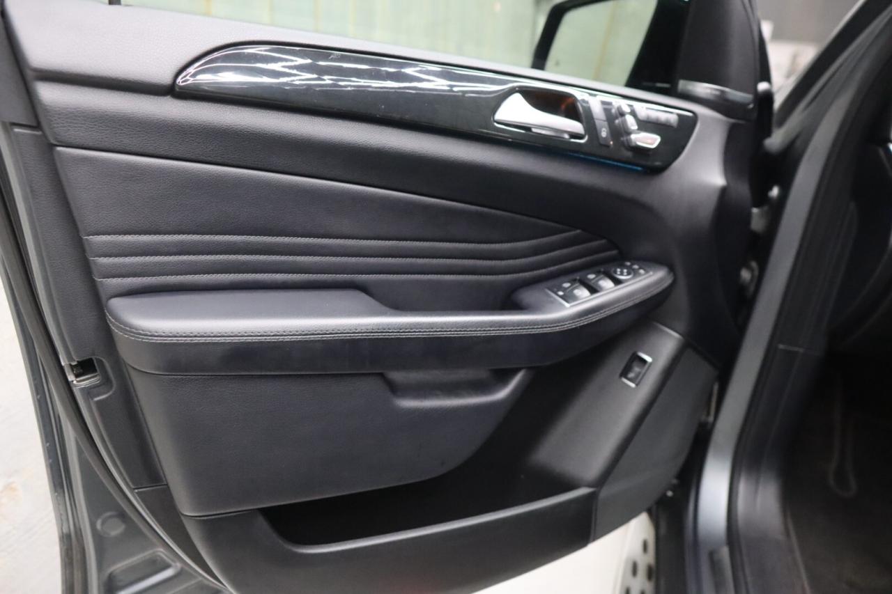 2017 Mercedes-Benz GLE-Class 43 AMG  NIGHT PACK TRAILER TOW  CARPLAY Photo