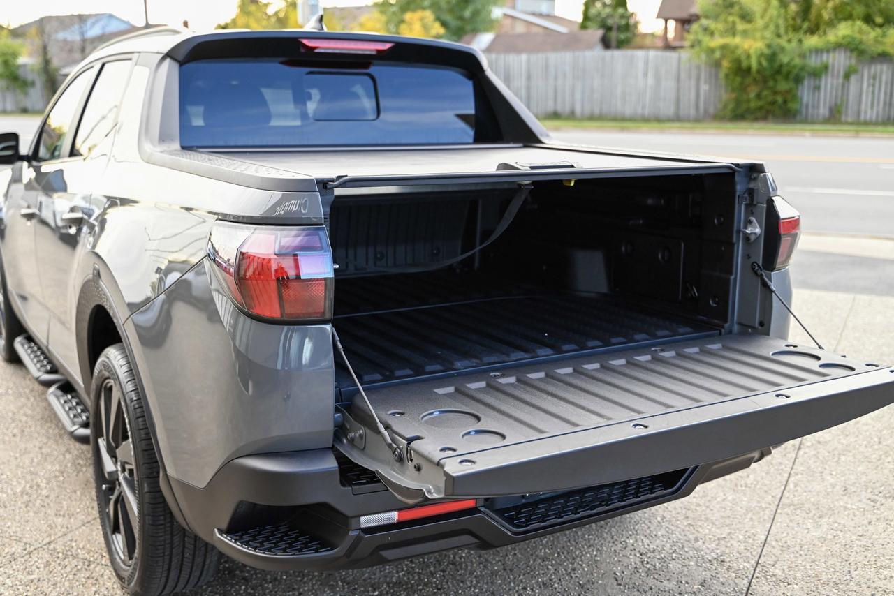 2024 Hyundai Santa Cruz 1-owner, Certified, Top of the line Photo