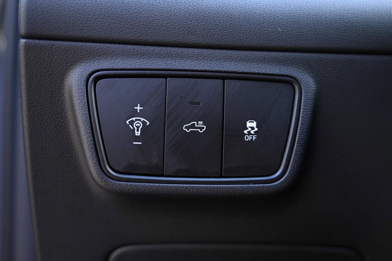 2024 Hyundai Santa Cruz 1-owner, Certified, Top of the line Photo