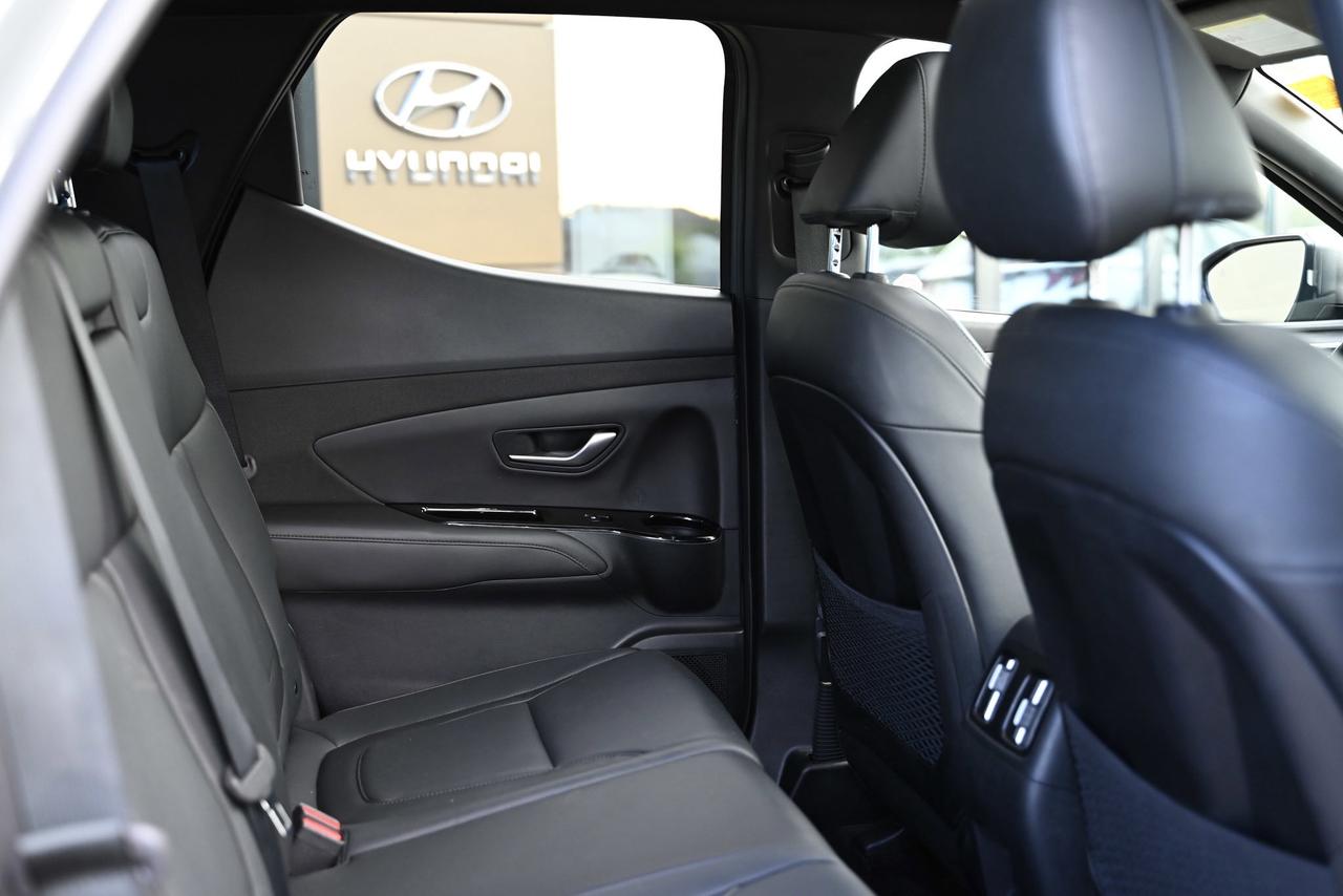 2024 Hyundai Santa Cruz 1-owner, Certified, Top of the line Photo