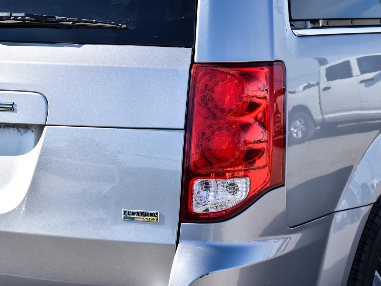 2019 Dodge Grand Caravan SXT Premium Plus ~Leather ~Nav ~Power Seats ~Cam Photo