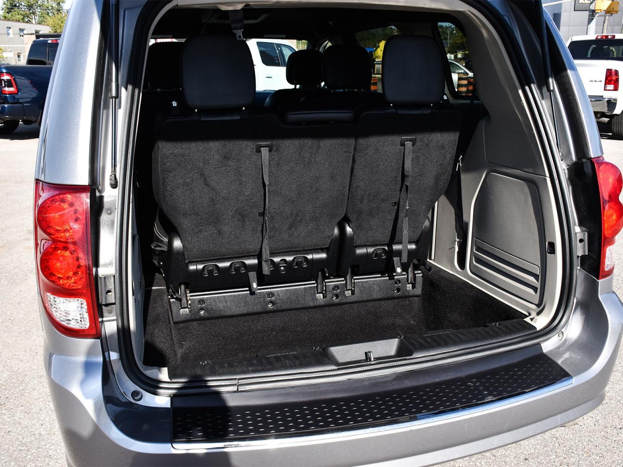 2019 Dodge Grand Caravan SXT Premium Plus ~Leather ~Nav ~Power Seats ~Cam Photo