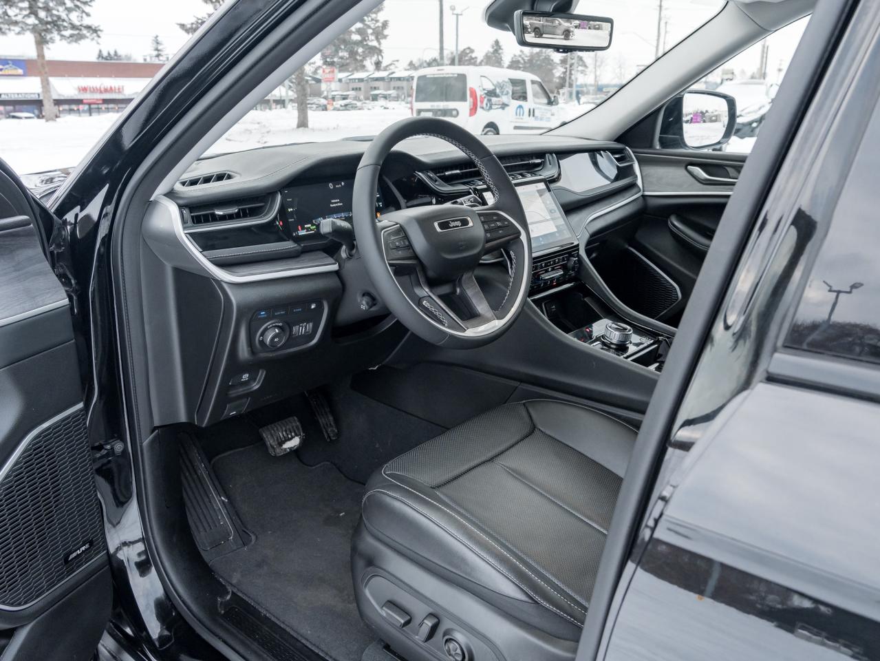 2023 Jeep Grand Cherokee 4xe 4xE--PANO ROOF--REAR SEAT VIDEO--LTHR--NAV Photo