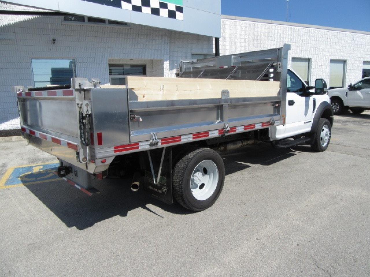 2022 Ford F-550 DIESEL REG CAB 4X4 WITH 11 FT ALUMINUM DUMP BOX Photo2