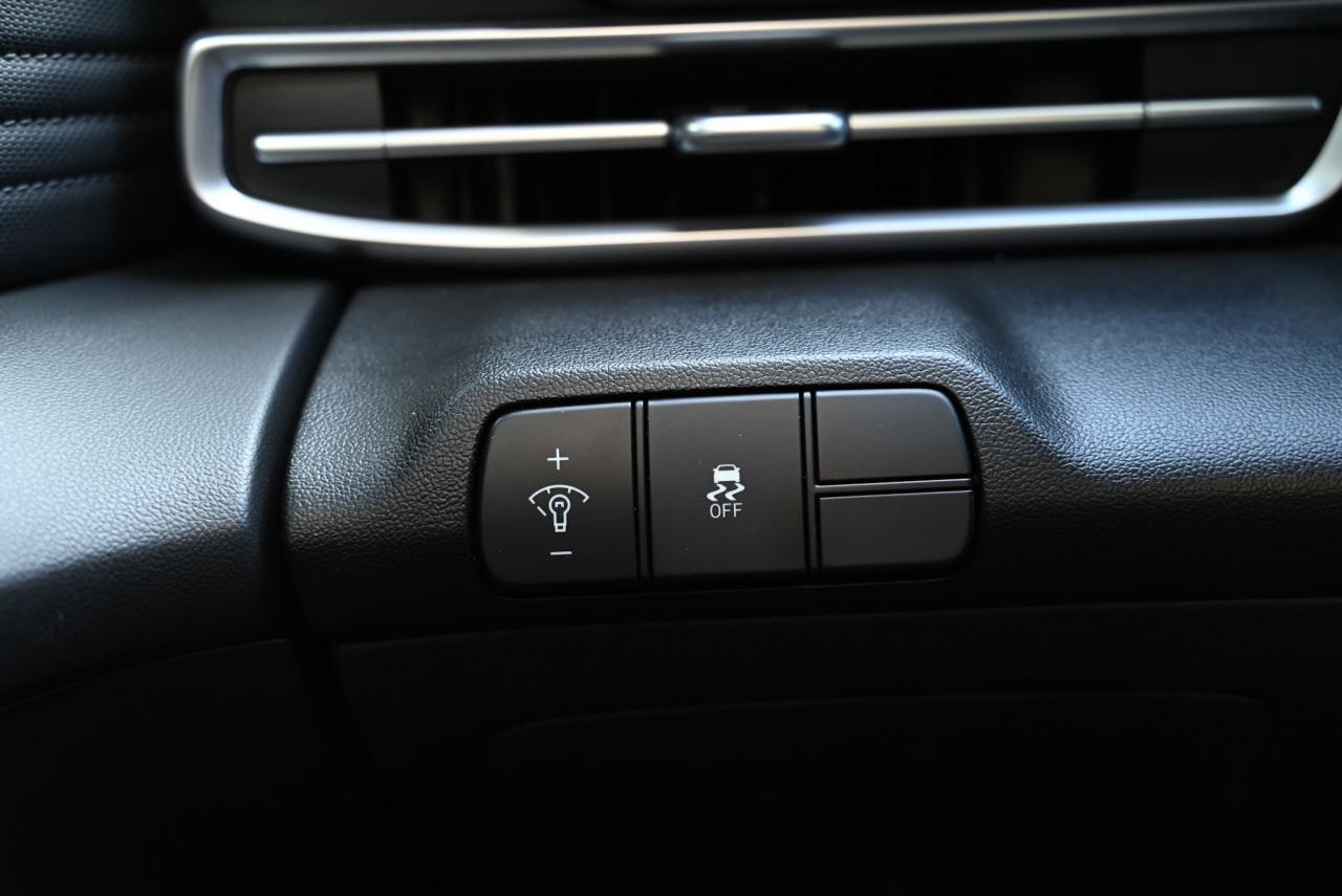 2024 Hyundai Elantra CPO Rates starting from 3.99%oac/Back-up Camera Photo