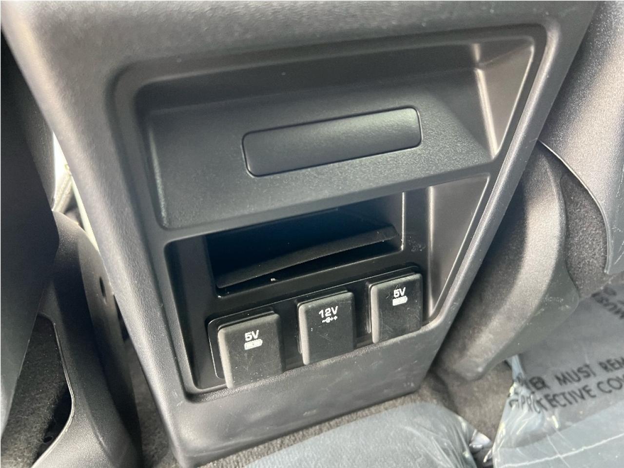 2017 Land Rover Discovery Sport Nav B.Cam Bluetooth Sunroof Low Kms Clean Carfax Photo