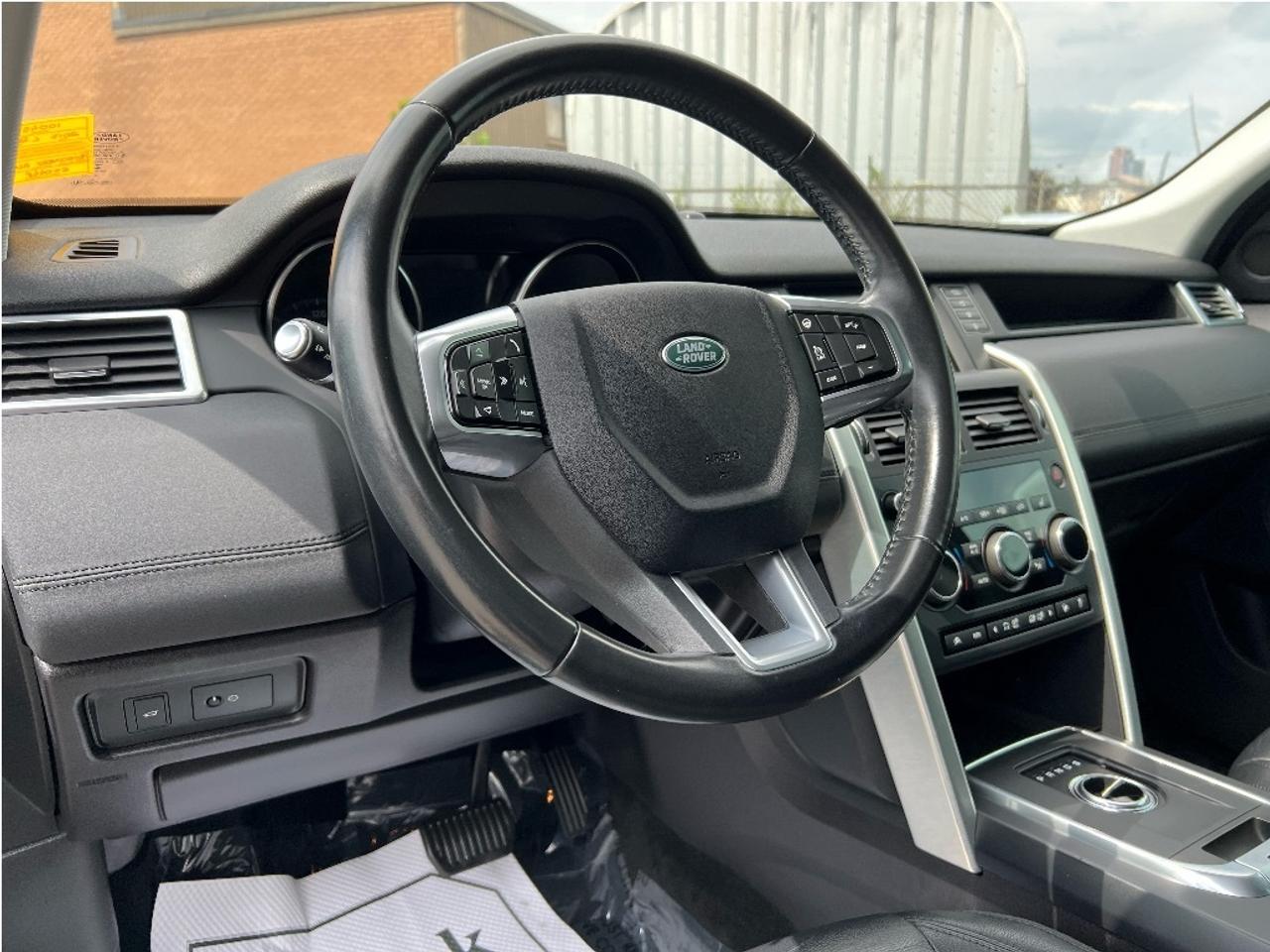 2017 Land Rover Discovery Sport Nav B.Cam Bluetooth Sunroof Low Kms Clean Carfax Photo4