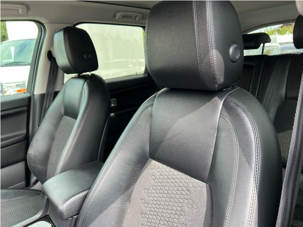 2017 Land Rover Discovery Sport Nav B.Cam Bluetooth Sunroof Low Kms Clean Carfax Photo