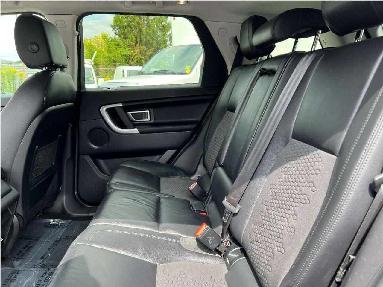 2017 Land Rover Discovery Sport Nav BCam Bluetooth Sunroof Low Kms Clean Carfax Photo