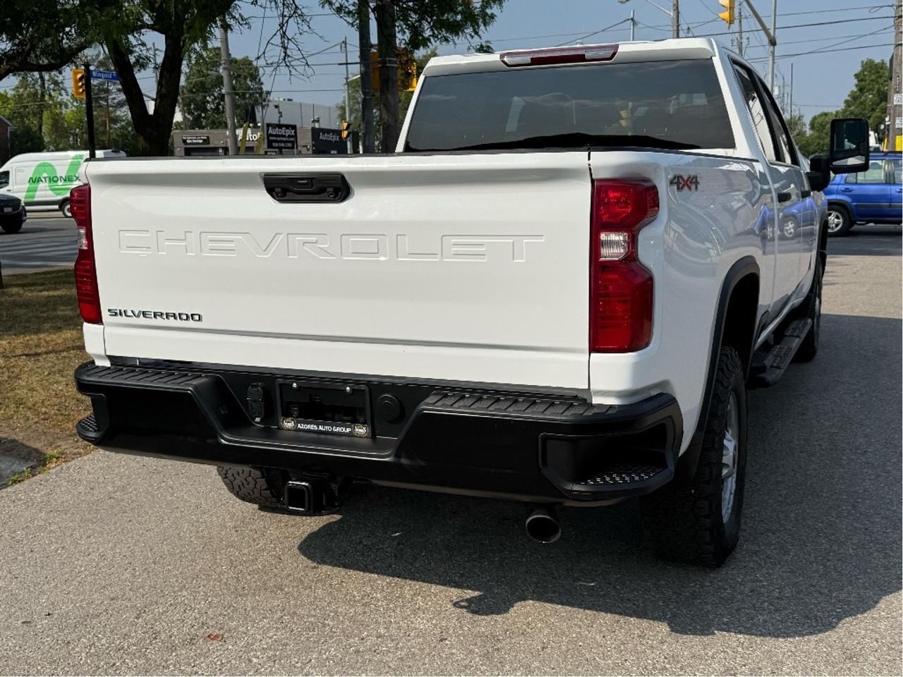 2022 Chevrolet SILVERADO 2500HD 4WD Crew Cab Clean Carfax Certified Photo2