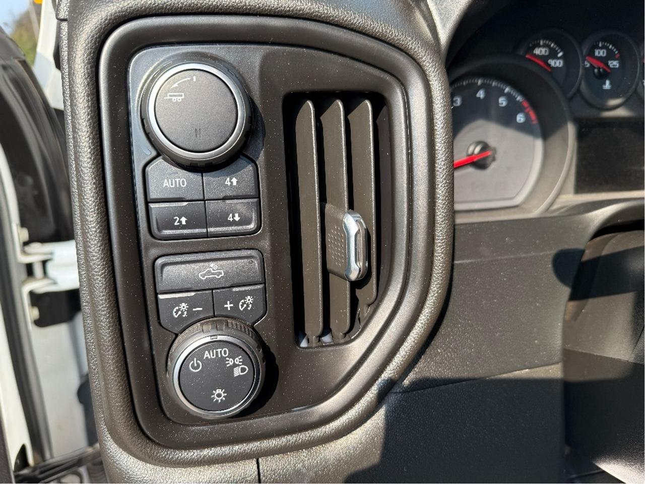 2022 Chevrolet SILVERADO 2500HD 4WD Crew Cab Clean Carfax Certified Photo