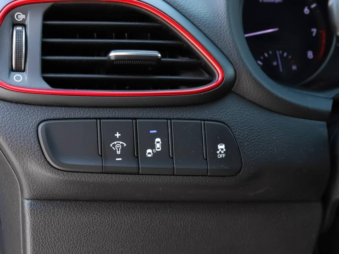 2018 Hyundai Elantra GT SR TURBO -Rev Cam-Leather-Pano Sunroof-Bluetooth Photo