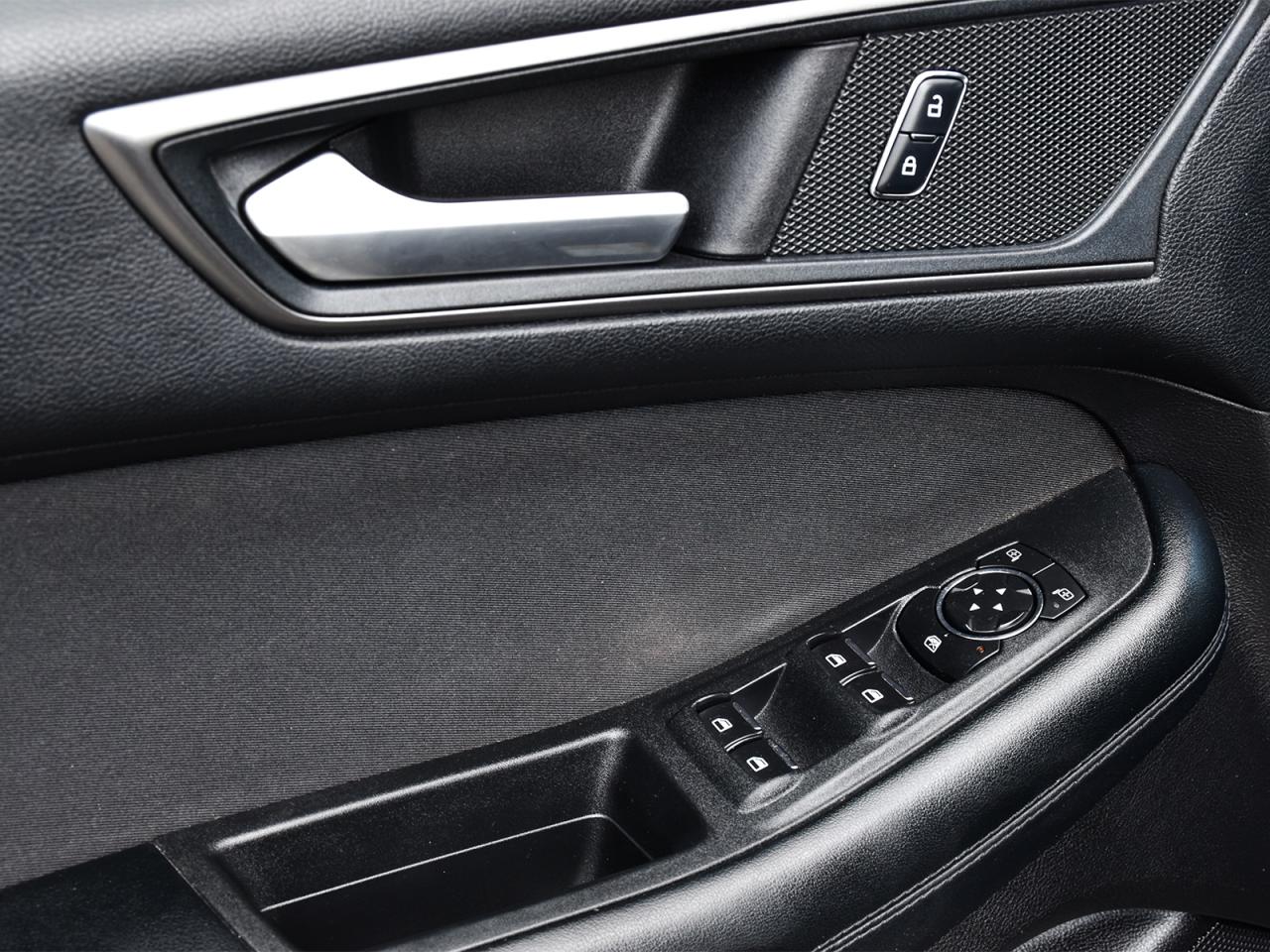 2017 Ford Edge SE ~Alloy Wheels ~Bluetooth ~Backup Camera ~A/C Photo