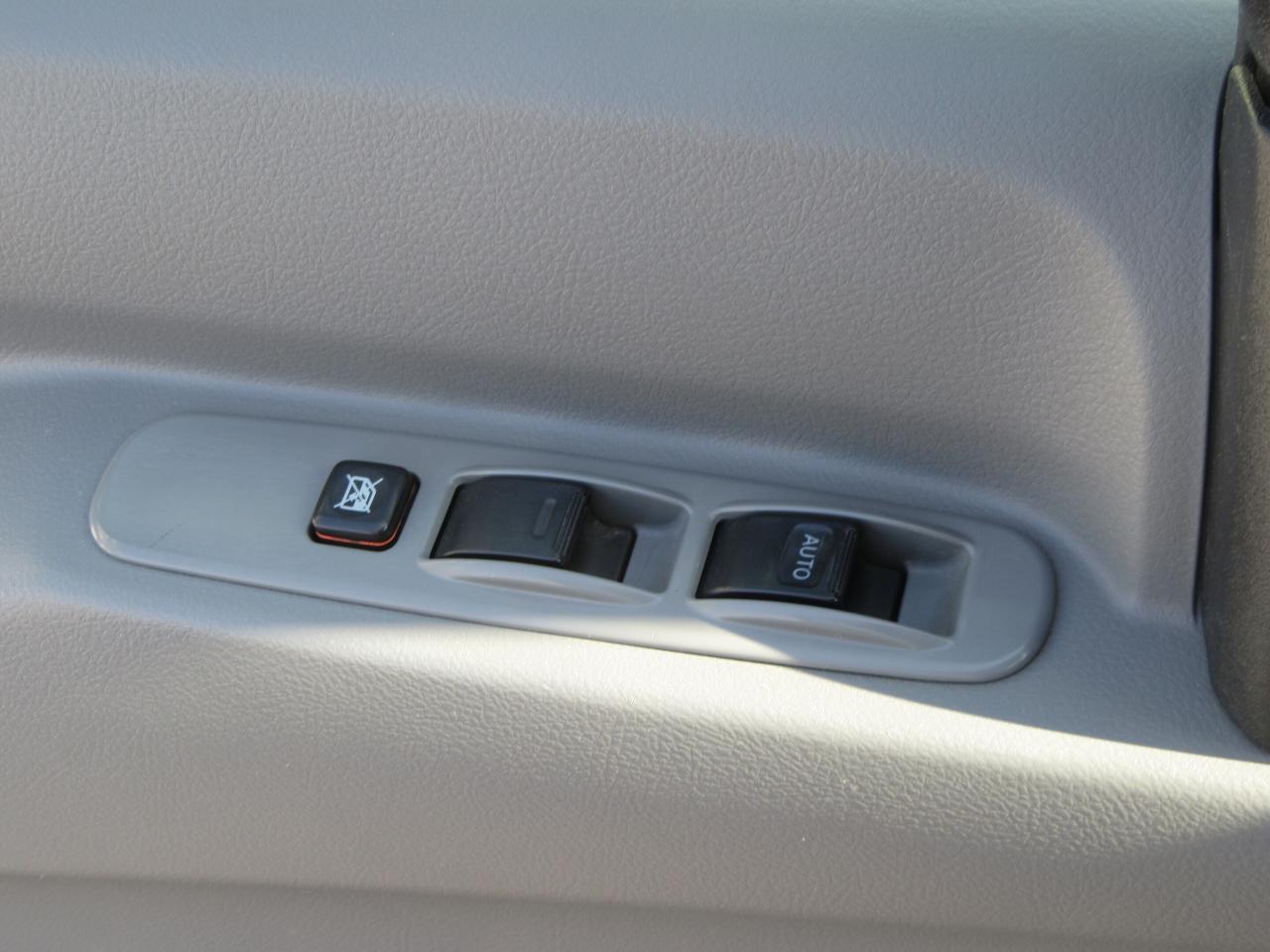 2020 Hino 195 Commercial DIESEL 21 FT FLAT DECK WITH WINCH STRAP PACKAGE Photo