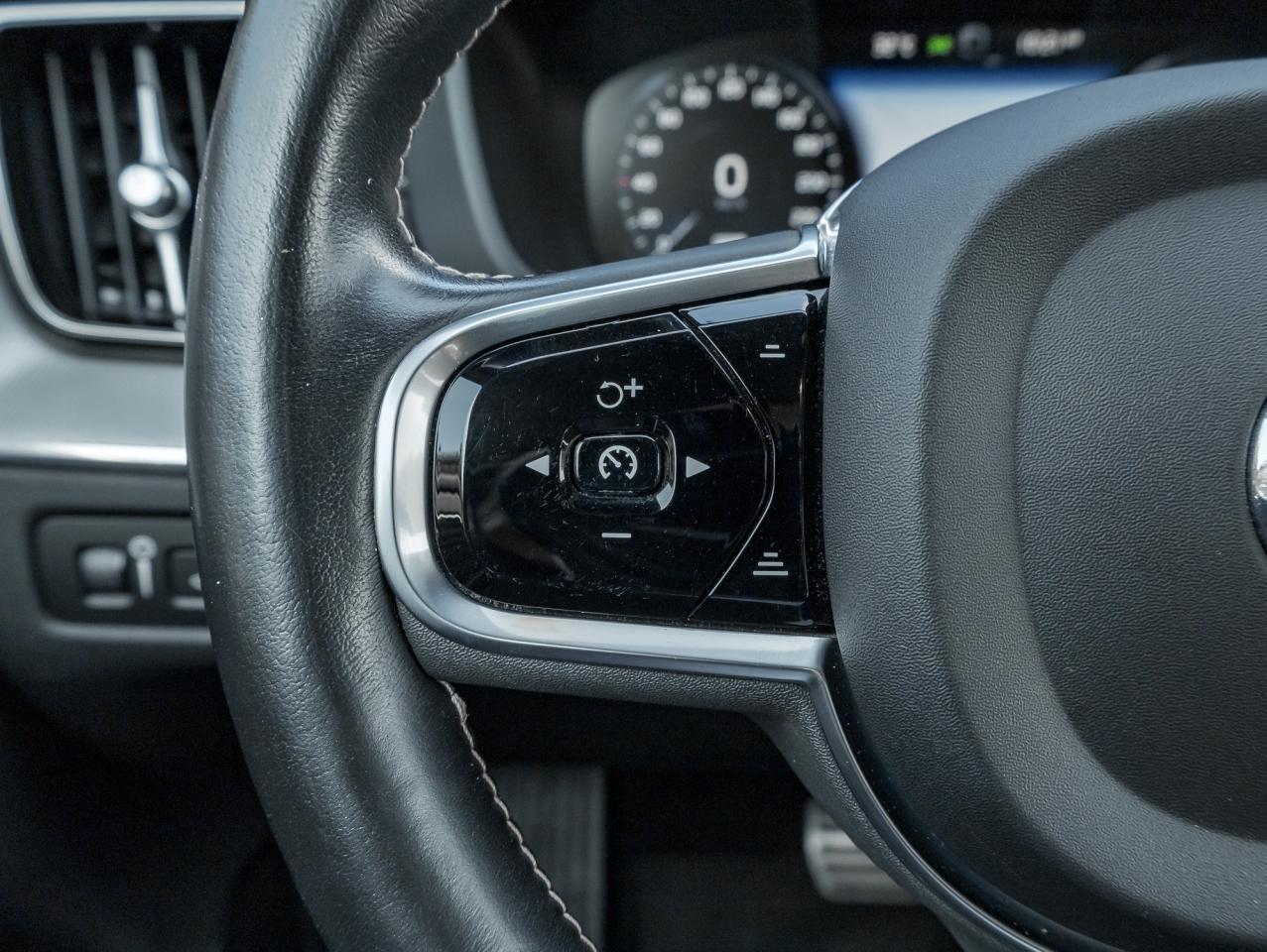 2021 Volvo XC60 Plug-In Hybrid Recharge T8 eAWD PHEV  POLESTAR  22" ALLOY WHEELS Photo