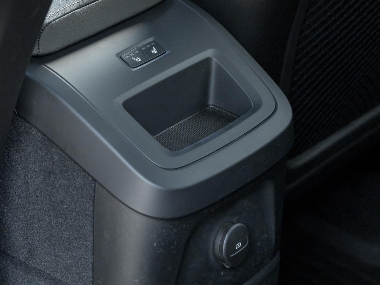 2021 Volvo XC60 Plug-In Hybrid Recharge T8 eAWD PHEV  POLESTAR  22" ALLOY WHEELS Photo