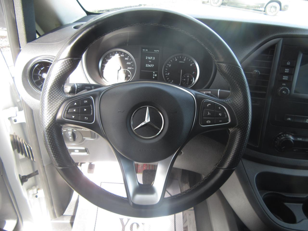 2023 Mercedes-Benz Metris Passenger Van 8 PASSENGER VAN Photo