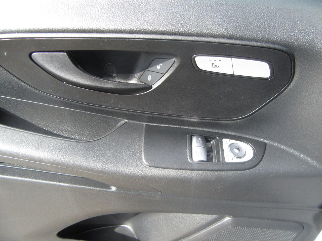 2023 Mercedes-Benz Metris Passenger Van 8 PASSENGER VAN Photo