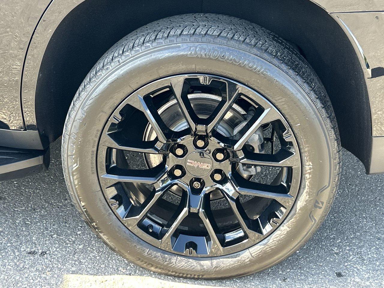 2022 GMC Yukon Denali Rare 8 Pass Panoramic Sunroof 22-Inch Wheel Photo