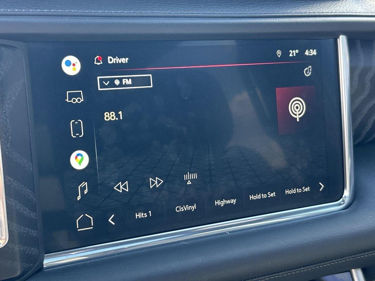 2022 GMC Yukon Denali Rare 8 Pass Panoramic Sunroof 22-Inch Wheel Photo