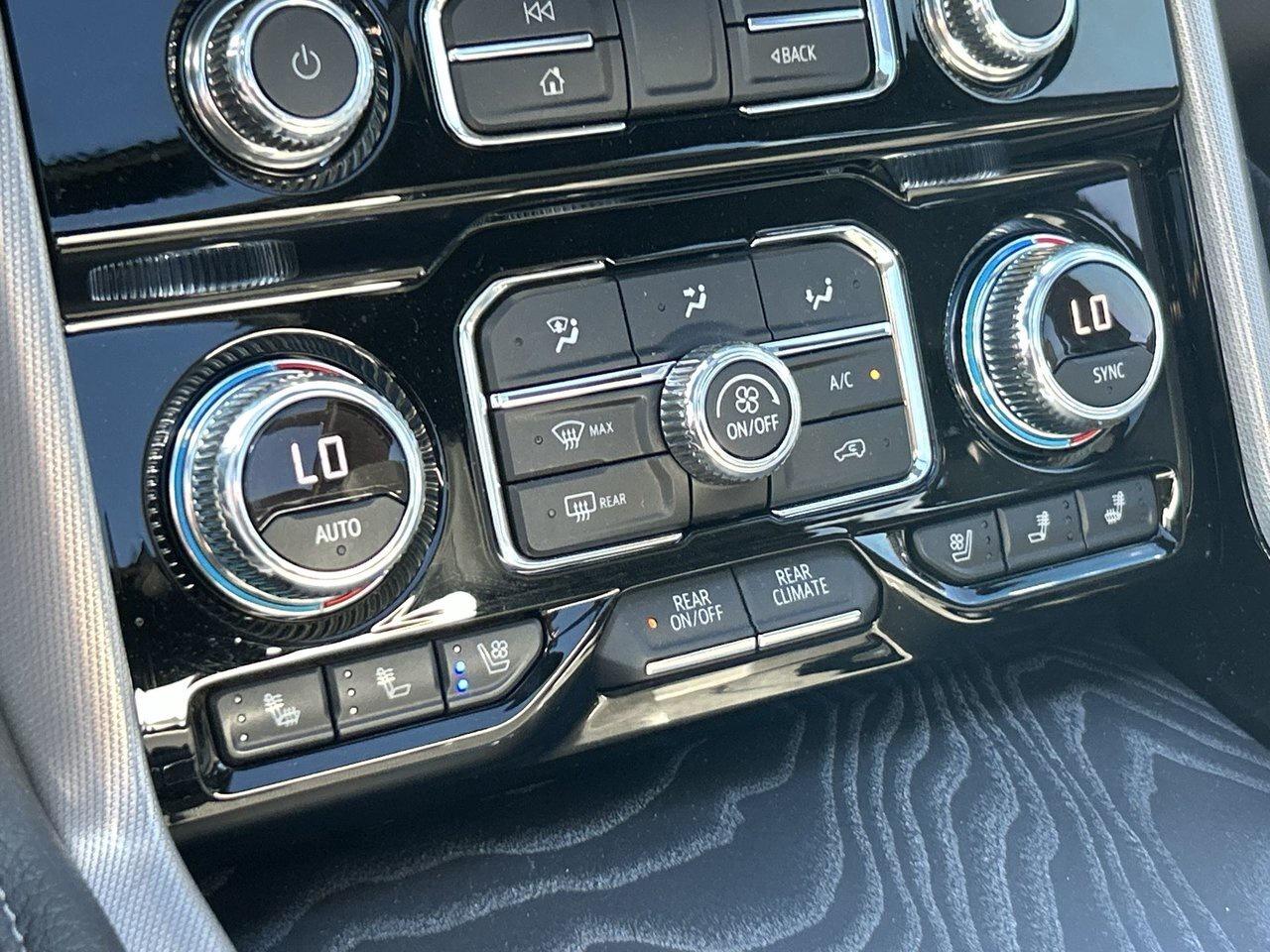 2022 GMC Yukon Denali Rare 8 Pass Panoramic Sunroof 22-Inch Wheel Photo