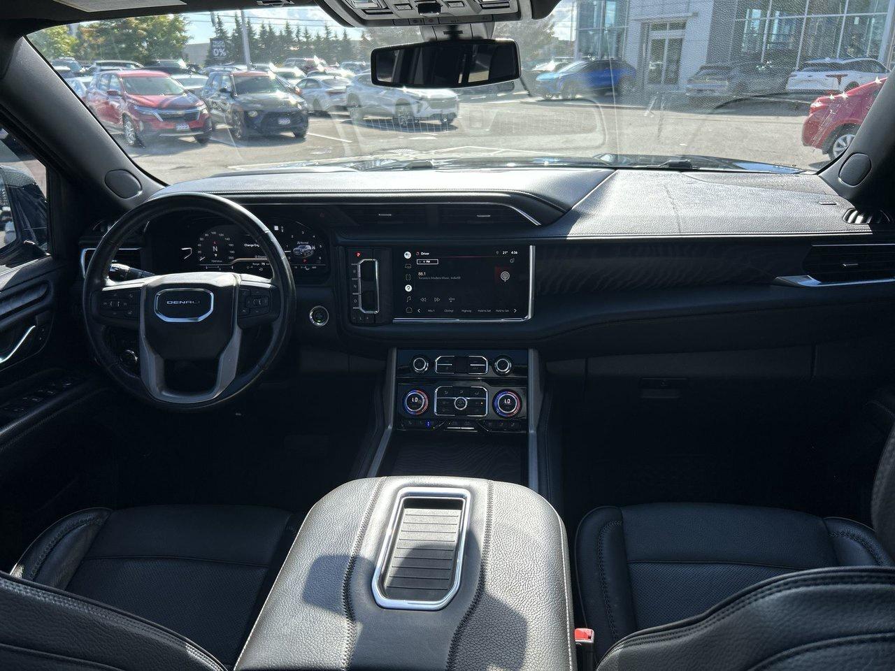 2022 GMC Yukon Denali Rare 8 Pass Panoramic Sunroof 22-Inch Wheel Photo