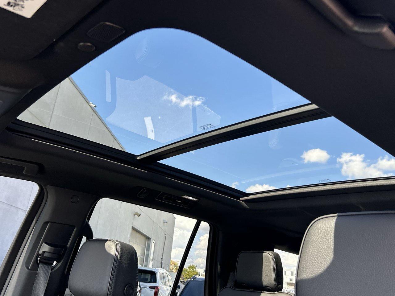 2022 GMC Yukon Denali Rare 8 Pass Panoramic Sunroof 22-Inch Wheel Photo