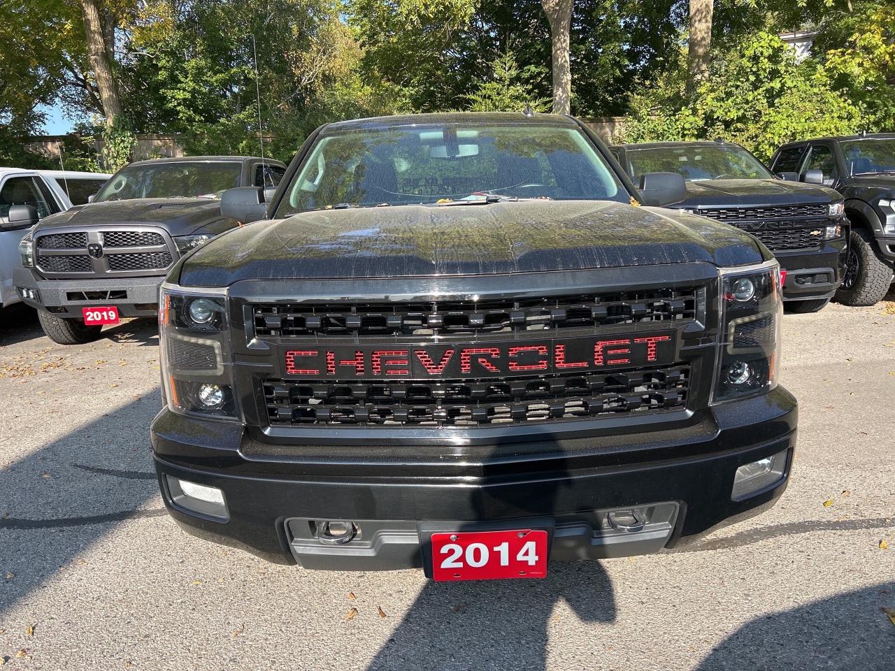 2014 Chevrolet Silverado 1500 REG CAB, REMOTE START, BACK UP CAMERA! Photo2