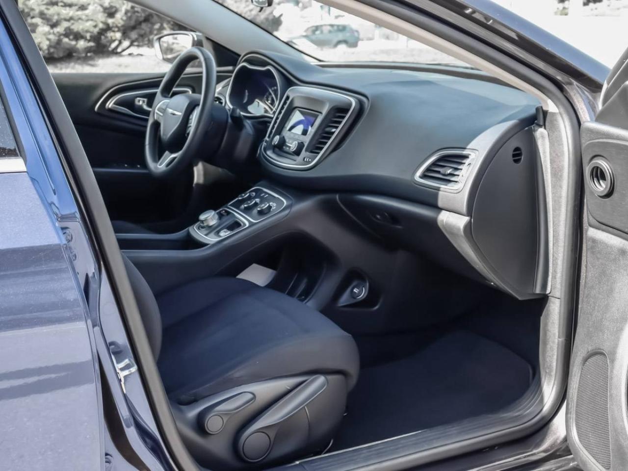 2015 Chrysler 200 4dr Sdn LX FWD Photo