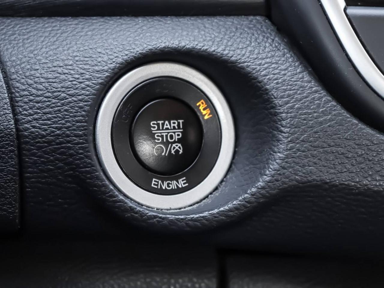 2015 Chrysler 200 4dr Sdn LX FWD Photo