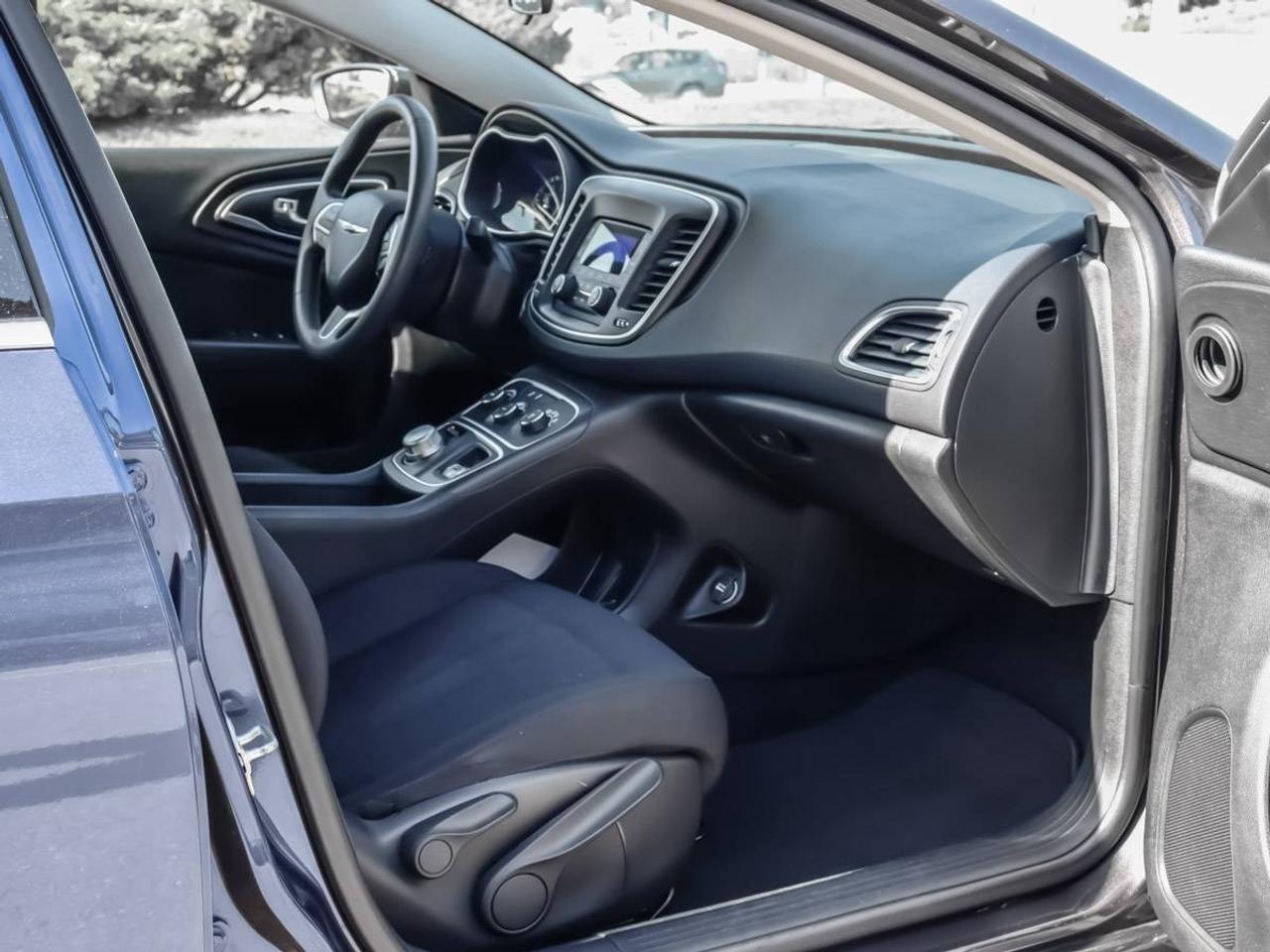 2015 Chrysler 200 4dr Sdn LX FWD Photo