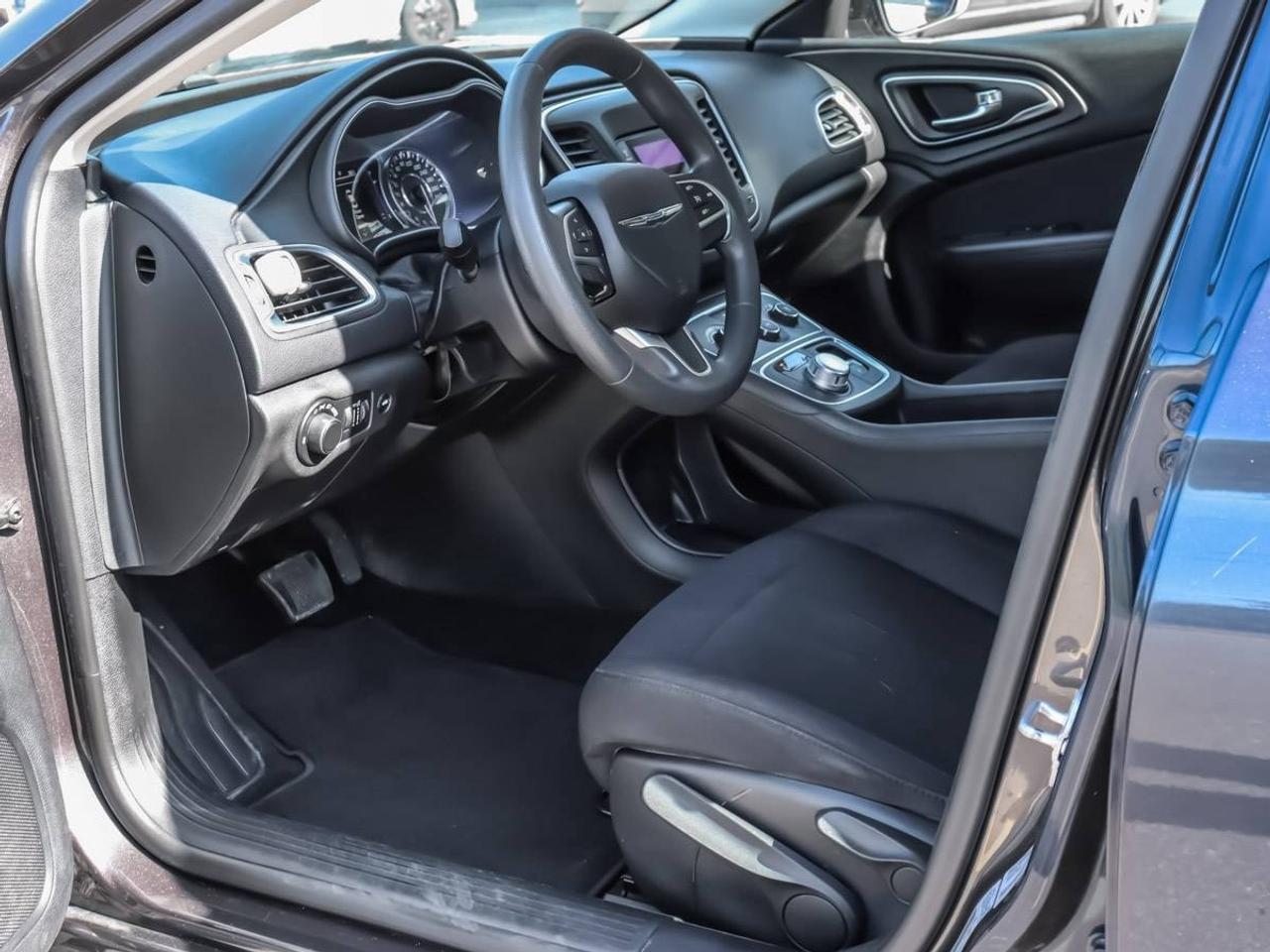 2015 Chrysler 200 4dr Sdn LX FWD Photo