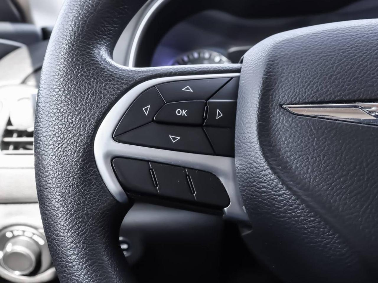 2015 Chrysler 200 4dr Sdn LX FWD Photo