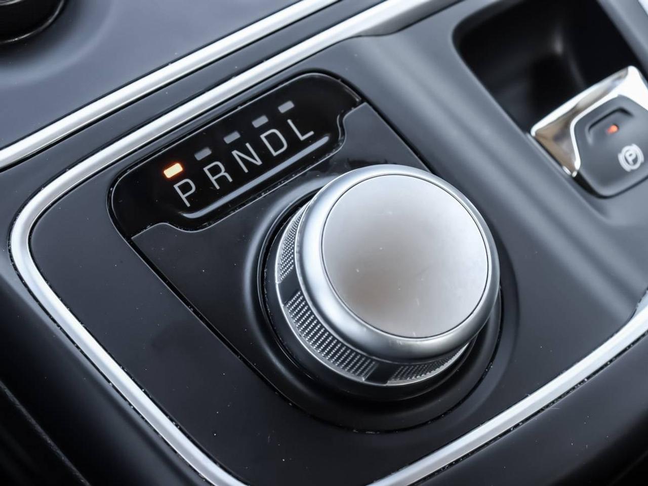 2015 Chrysler 200 4dr Sdn LX FWD Photo