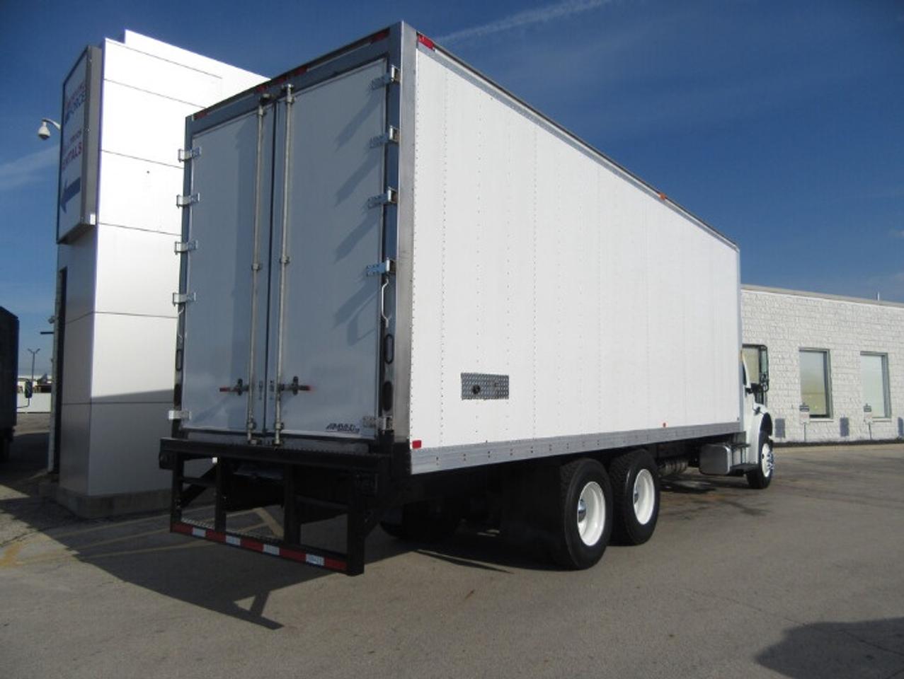 2018 Freightliner M2-106 DIESEL TANDEM AXLE CAB & CHASSIS Photo2