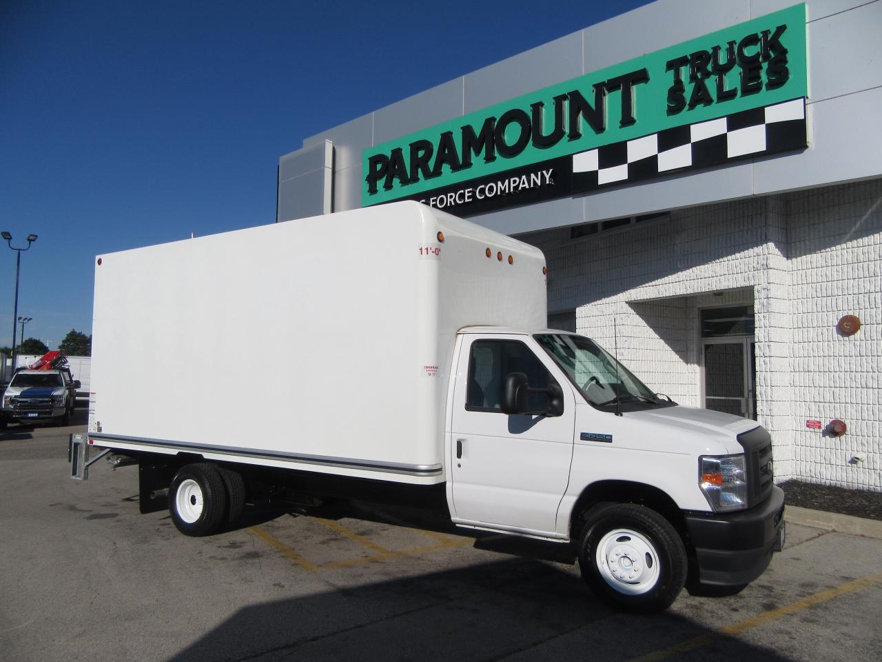 2023 Ford Super Duty E-450 DRW CUBE VAN 16FT HIGH BOX & NEW POWER LIFTGATE Photo0