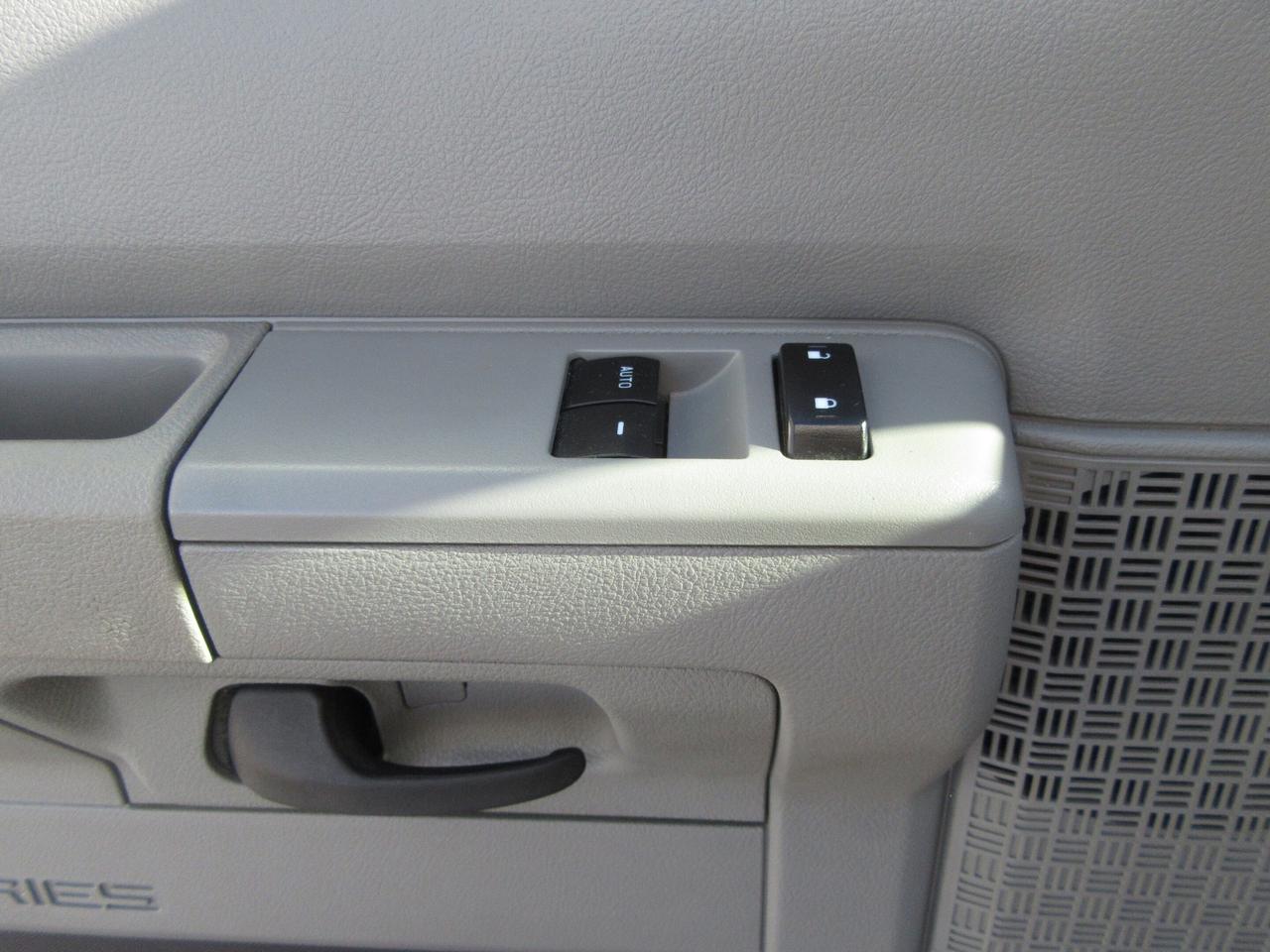 2023 Ford Super Duty E-450 DRW CUBE VAN 16FT HIGH BOX & NEW POWER LIFTGATE Photo