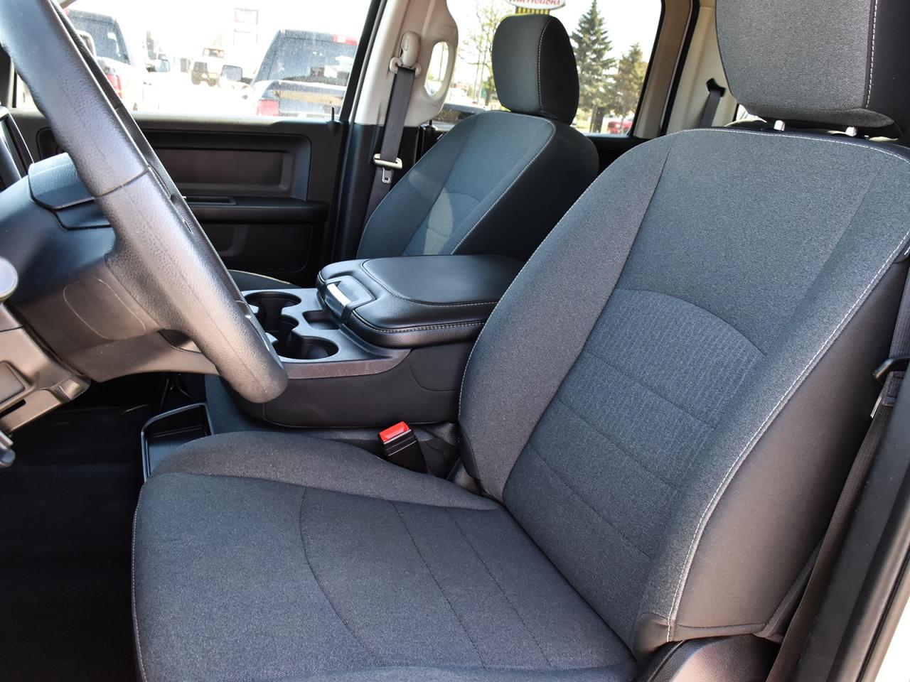 2022 RAM 1500 Classic Tradesman Crew Cab 4x4 ~Camera ~Bluetooth ~20's Photo