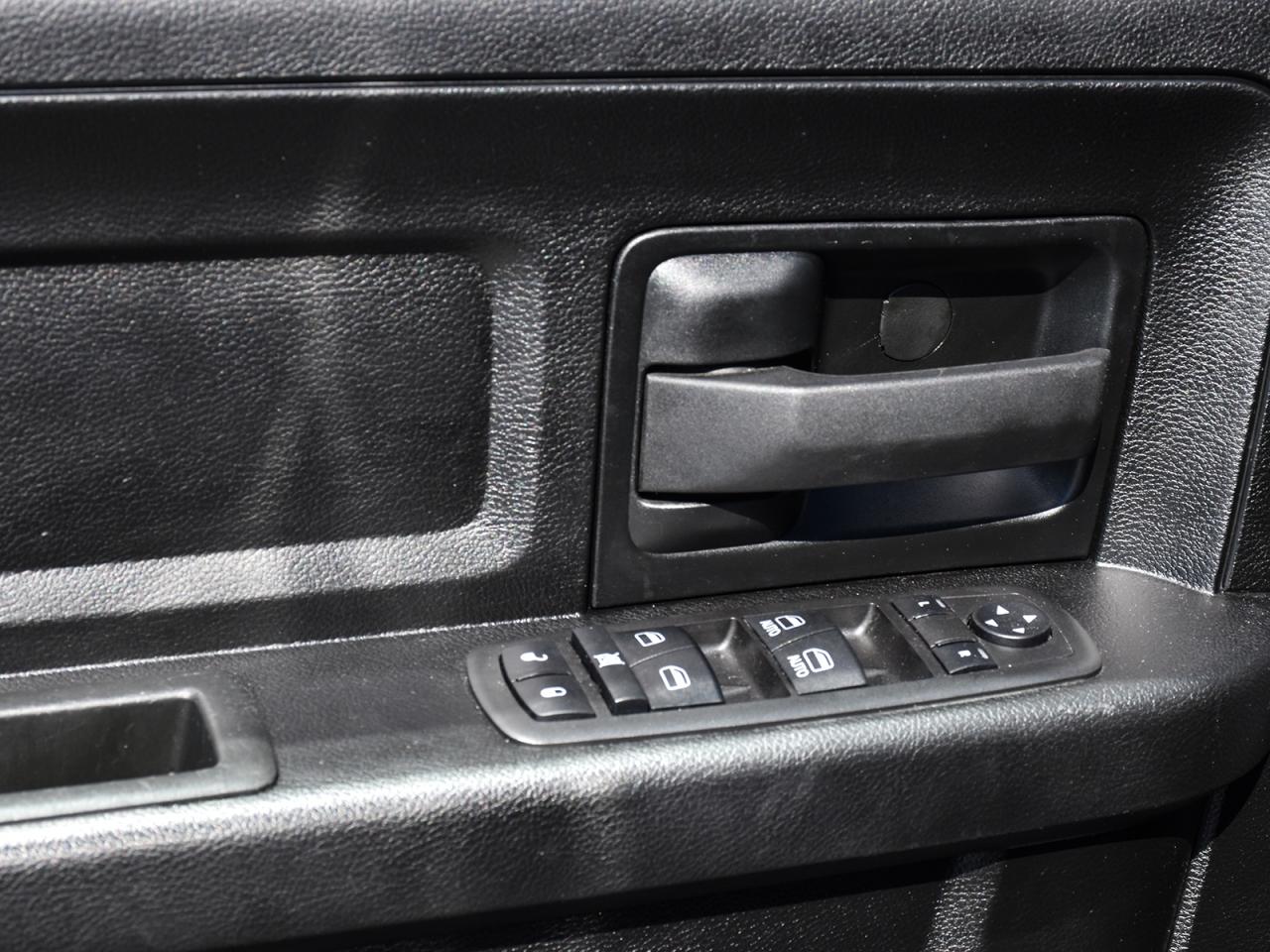 2022 RAM 1500 Classic Tradesman Crew Cab 4x4 ~Camera ~Bluetooth ~20's Photo