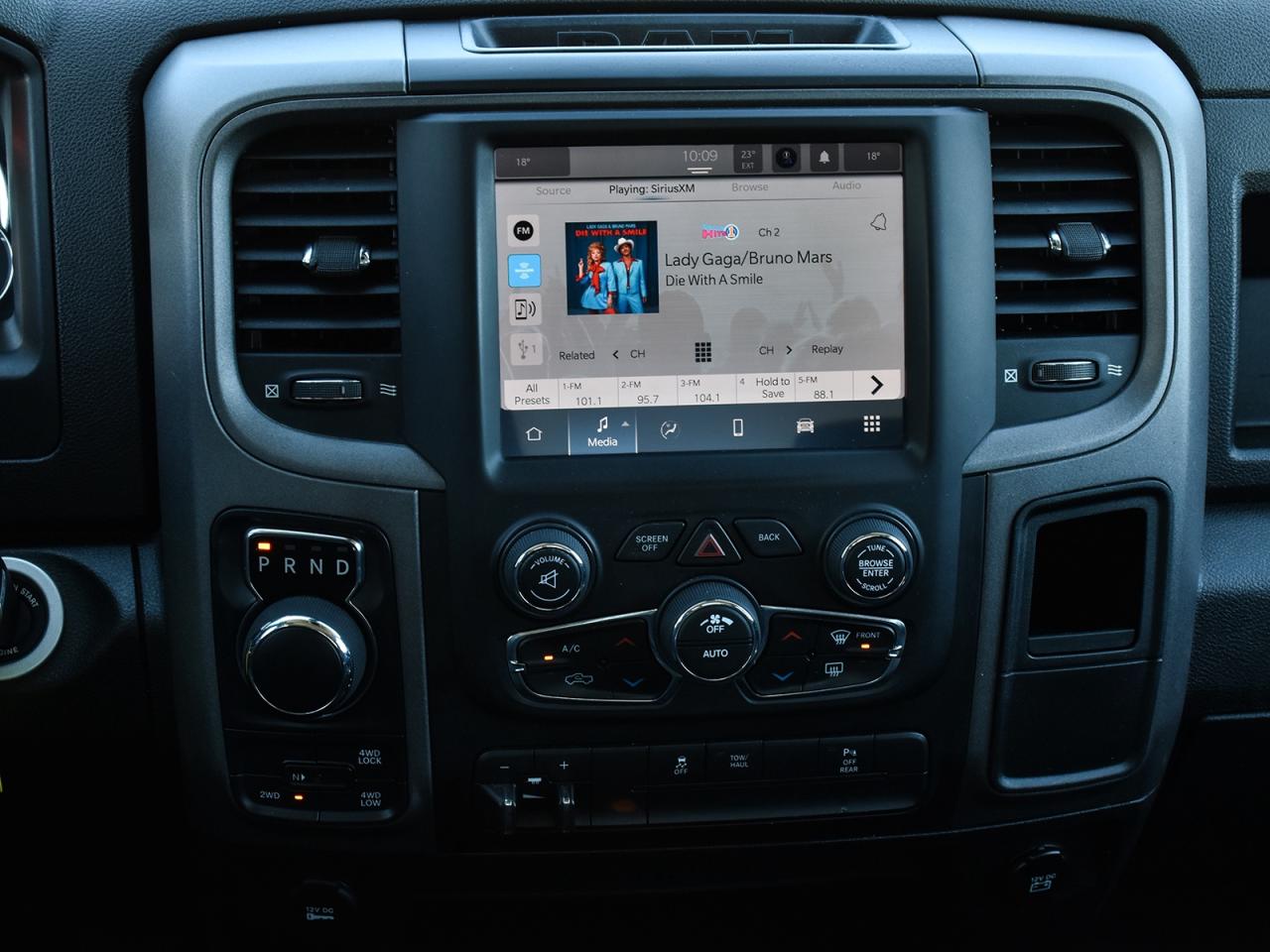 2022 RAM 1500 Classic Tradesman Crew Cab 4x4 ~Camera ~Bluetooth ~20's Photo